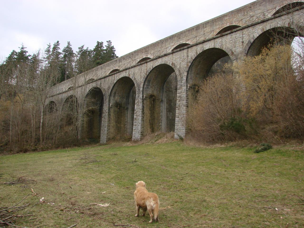 Chapelette ( Voie ferrée et route)