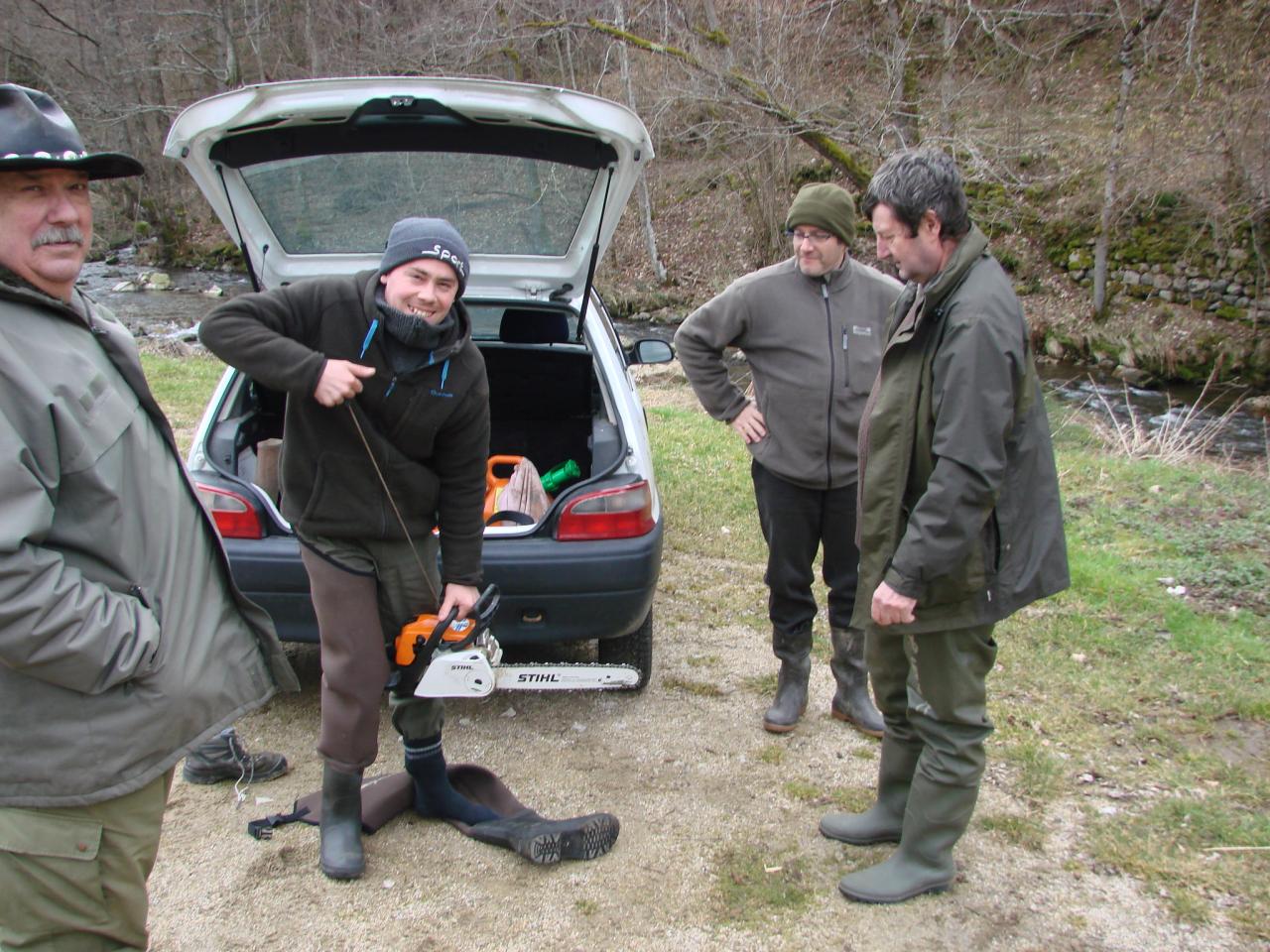 Nettoyage de L'Auze au Chambonnet (Versilhac 43), le 01 Mars 2014